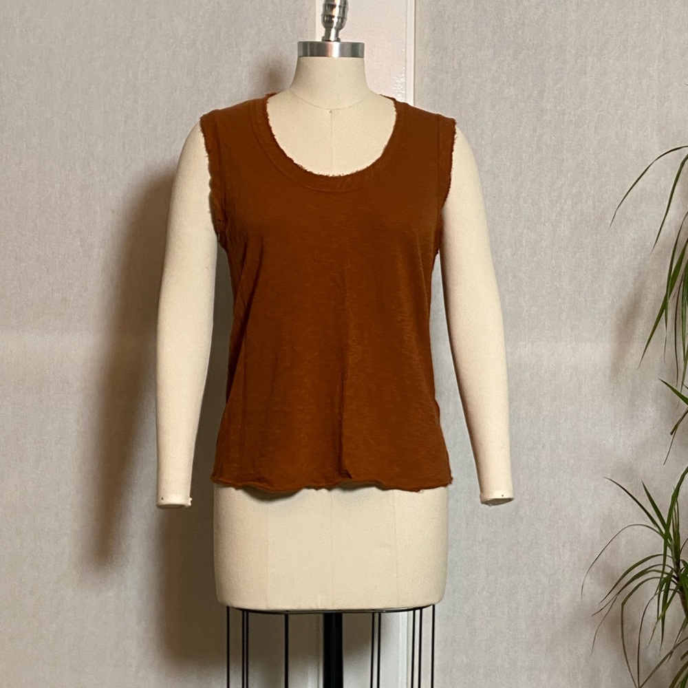NWT Anthropology Women’s tee with frayed edge